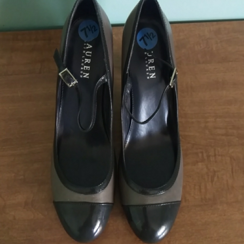 Heels - Picture 3 of 7